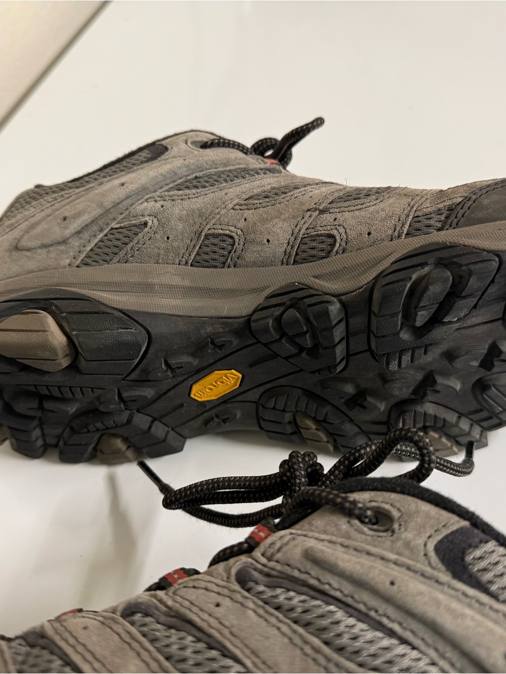 Merrell Men's Gray and Black Trail Sneakers with Red Accents - Picture 9 of 10